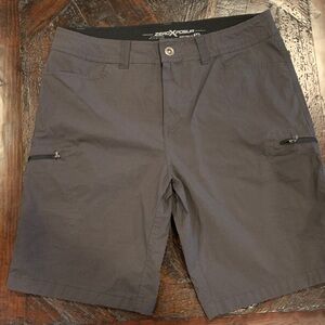 ZeroXposur Men's Dark Gray Cargo Shorts